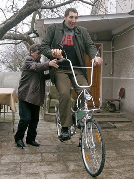 Volgar__'s tweet photo. @FrenchRapUS Wemby a 4 ans quand il faisait du vélo en récré https://t.co/bnmLD8Ha09