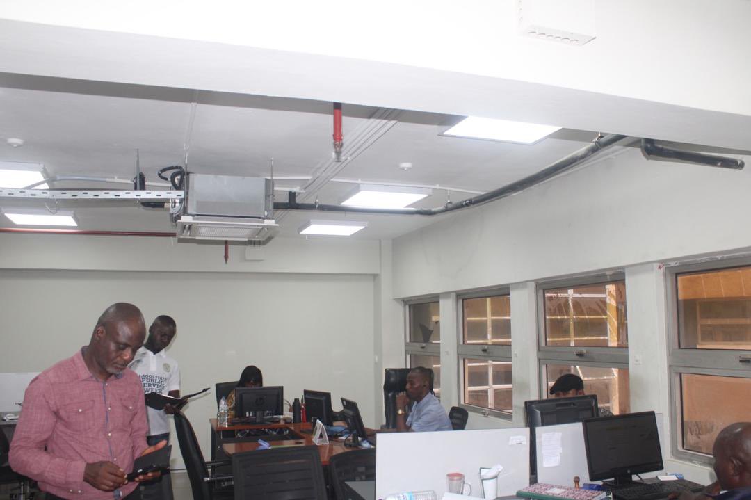 followlasg's tweet photo. FACILITY MANAGEMENT TEAM OF GOVERNMENT REVENUE HOUSE REITERATES COMMITMENT TO HIGH MAINTENANCE STANDARDS 

https://t.co/1vEqvAq1pA

@jidesanwoolu @drobafemihamzat @infoLASIAMA @gbenga_omo @gboyegaakosile @LanreBajulaiye @BarrBimbola @Mr_JAGs @Riddwane
#AGreaterLagosRising 
#LASG https://t.co/rfi8V3zwrf