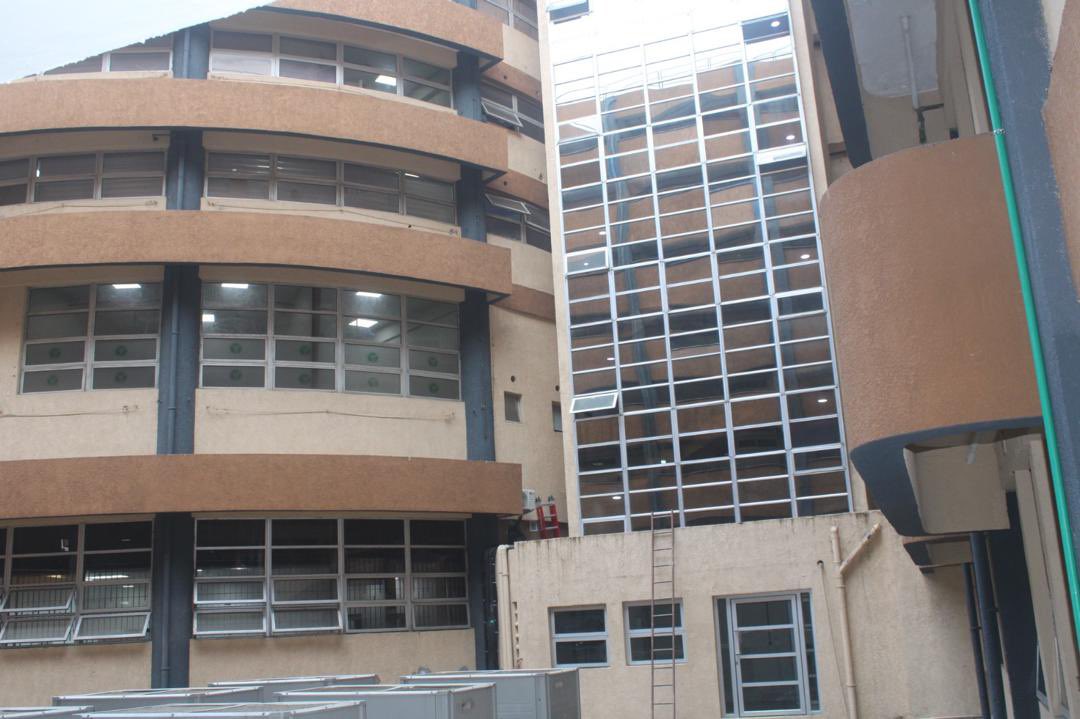 followlasg's tweet photo. FACILITY MANAGEMENT TEAM OF GOVERNMENT REVENUE HOUSE REITERATES COMMITMENT TO HIGH MAINTENANCE STANDARDS 

https://t.co/1vEqvAq1pA

@jidesanwoolu @drobafemihamzat @infoLASIAMA @gbenga_omo @gboyegaakosile @LanreBajulaiye @BarrBimbola @Mr_JAGs @Riddwane
#AGreaterLagosRising 
#LASG https://t.co/rfi8V3zwrf