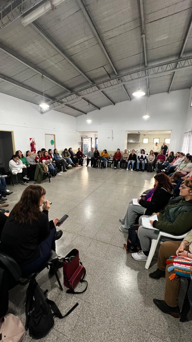 OrgNinezBA's tweet photo. 📍Capacitación de la Ley Buen Trato en Chacabuco.

✅La propuesta, a cargo de Nadia Marques, Jorgelina Pissani y Juan Carlucci, brindó un espacio  participativo para reflexionar, sensibilizar y revisar prácticas de cuidado y modalidades vinculares en los distintos ámbitos. https://t.co/8forQZpPo5