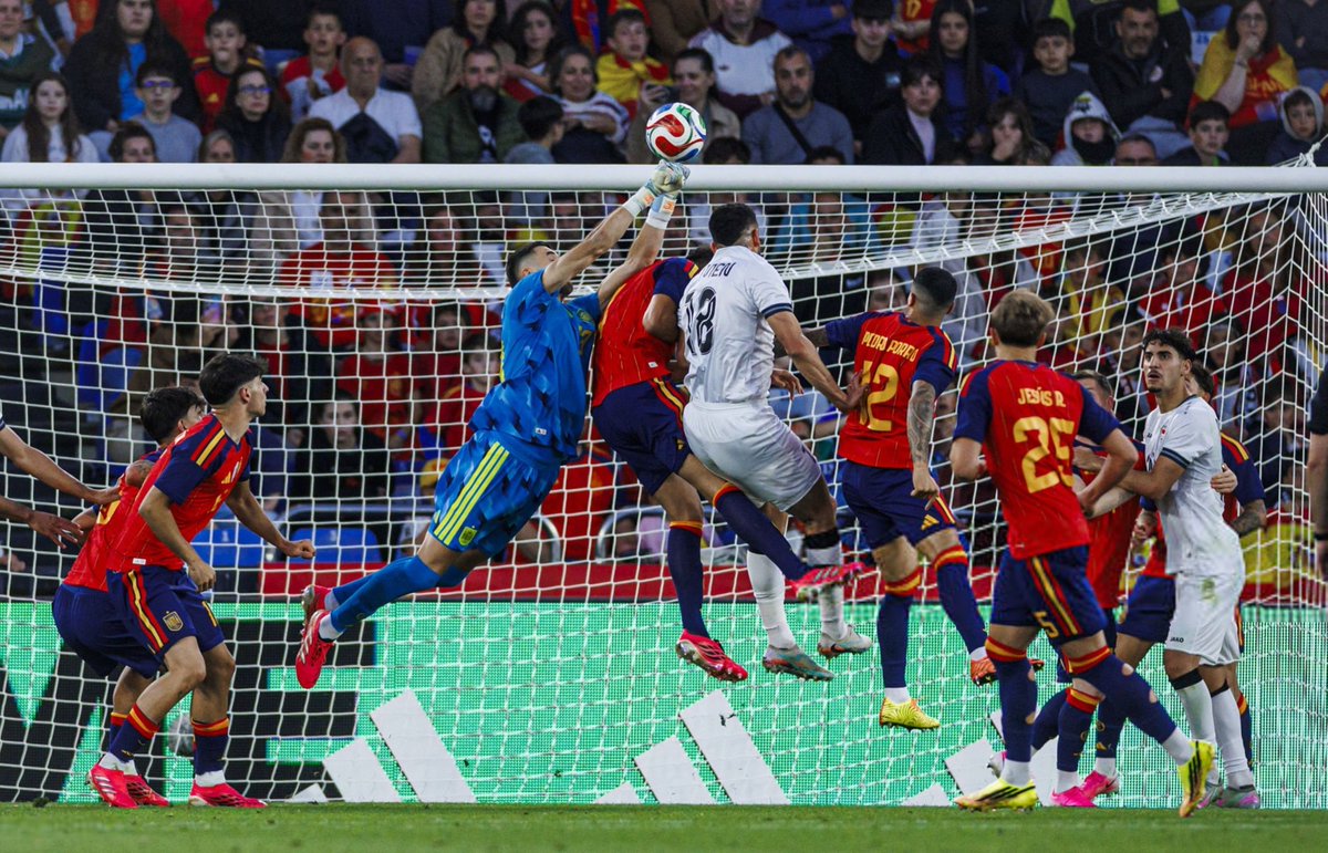 FCB World tweet media