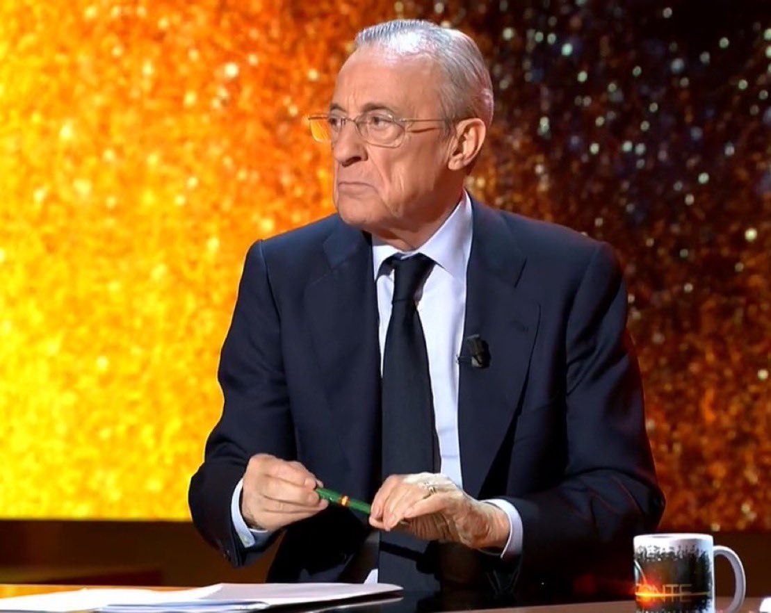 EditionMerengue's tweet photo. 🚨 Florentino Pérez : « Le joueur est un MILIEU DE TERRAIN ou un ATTAQUANT. » https://t.co/LLjpQ263Y3