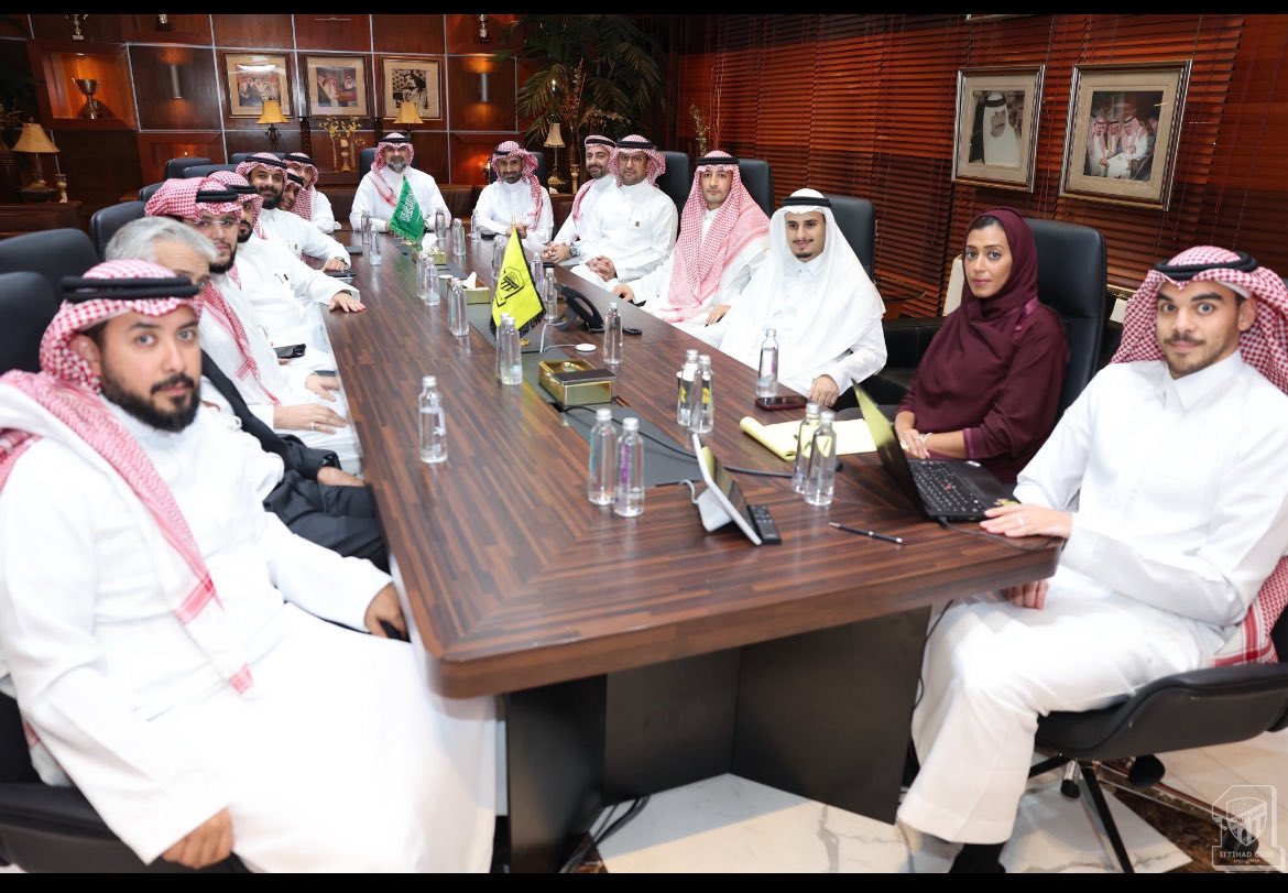 khaleddlim's tweet photo. يجب اخراج كل هذه الادارة من الاتحاد

هاشتاق اتحادي خالص بلا تبعية ولا اجندات ولا تضليل 

 #حل_اداره_الاتحاد_يالصندوق https://t.co/DIxs10bESB