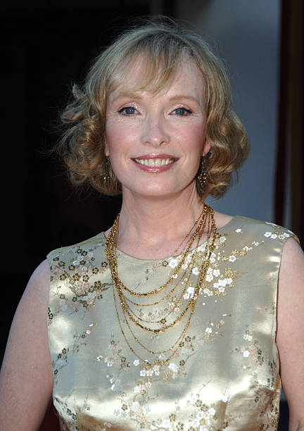 zoesfeatherboa's tweet photo. Lindsay Duncan https://t.co/ypM7GP5y8g