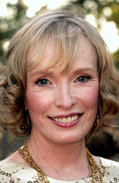 zoesfeatherboa's tweet photo. Lindsay Duncan https://t.co/ypM7GP5y8g