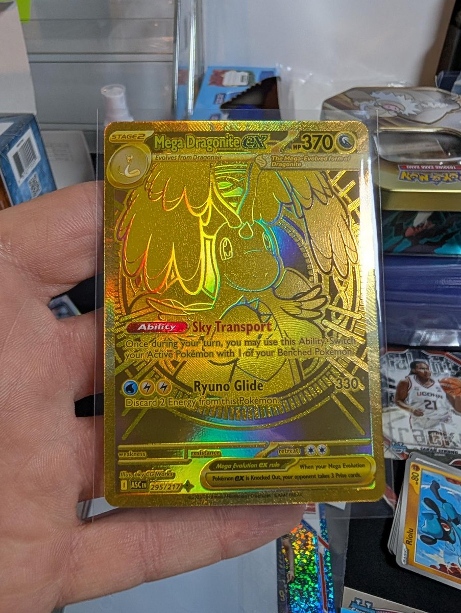 KenChessRapper's tweet photo. @gradedbox @RippinandSippin Pulled this bad boy from a mini tin and only opened two in total. https://t.co/ED8Zx2jcZI