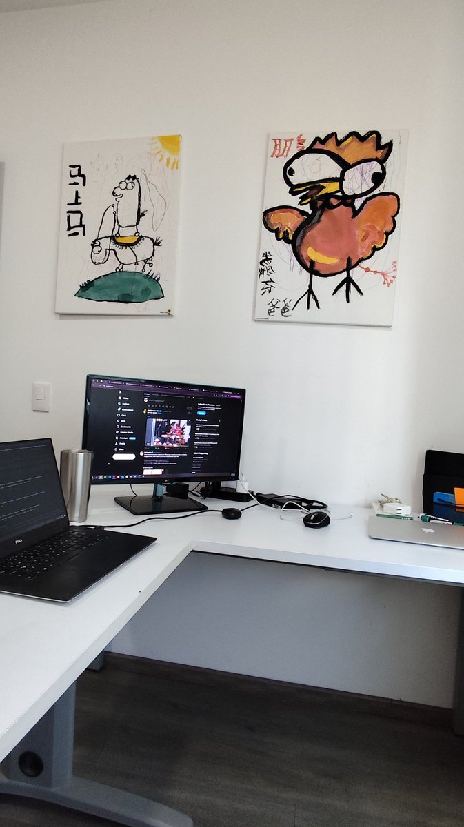 rogeliosp's tweet photo. Aita con las obras de arte de mis pintores es "Un caballo cabalgando" y un Fenix (si es no es un pollo veanle la cola 🐦‍🔥) https://t.co/eq73WjOeIt