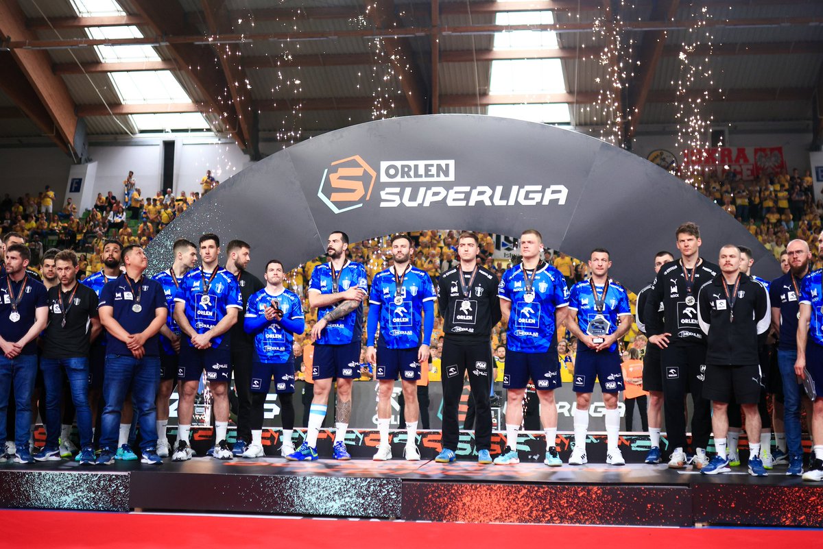 D_Pechman's tweet photo. Za mną 1,5h rozmowy o sytuacji w @SPRWisla. Jej efekty dziś, późnym wieczorem, na stronie TVP Sport. https://t.co/GMfAPHXsP0