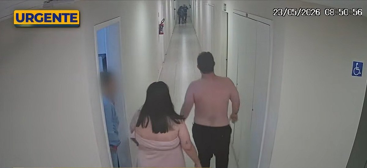 Markus0n's tweet photo. @LigiaLySB @g1 Não passou nem 1 minuto do tempo que ela sai correndo pelo corredor pedindo ajuda e as pessoas começam a aparecer, a mulher em questão aparece oque? 20 segundos antes do resto? https://t.co/mjTU1nbt6w