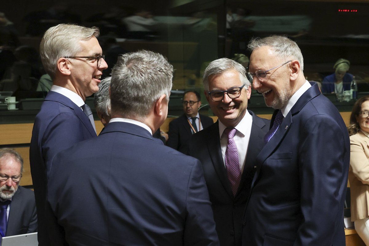 magnusbrunner's tweet photo. At today’s JHA Council, we discussed key priorities: 

➡️ strengthening returns
➡️ the new rules on Migration and Asylum
➡️ the external dimension of migration
➡️ the way forward for Ukrainians in the EU
➡️ and the EES. https://t.co/vzEaOocVNC