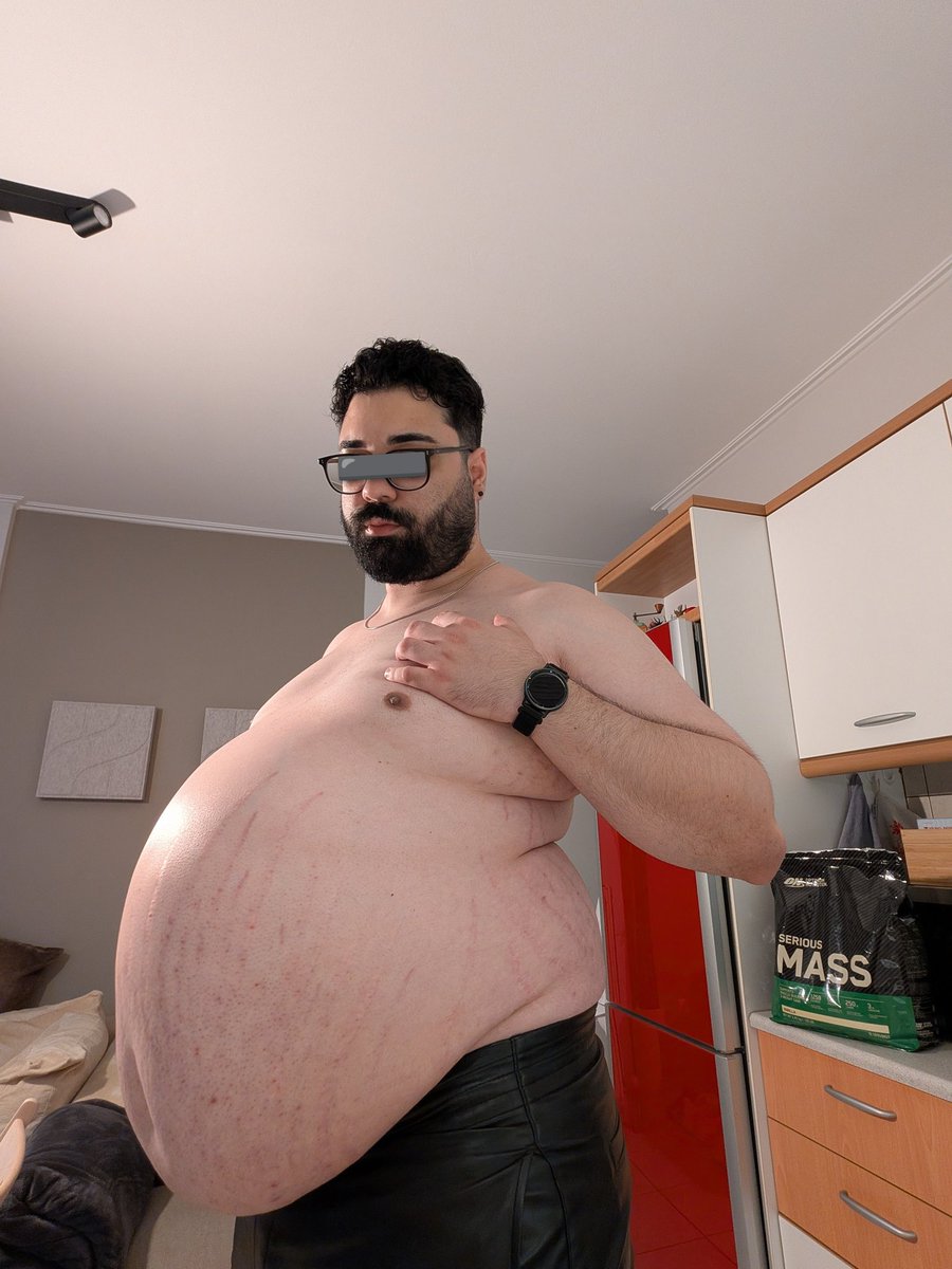thedrewcent's tweet photo. Could be argued I've had one too many weight gain shakes.. or you could just bring me another one 😇 https://t.co/guOytroke2