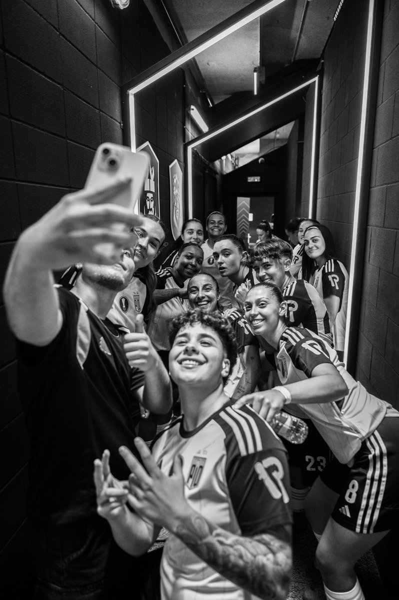 PIOFCFemenil's tweet photo. La victoria de ayer 🤩

📸 @polvallesimo https://t.co/7CzJLIVAYj