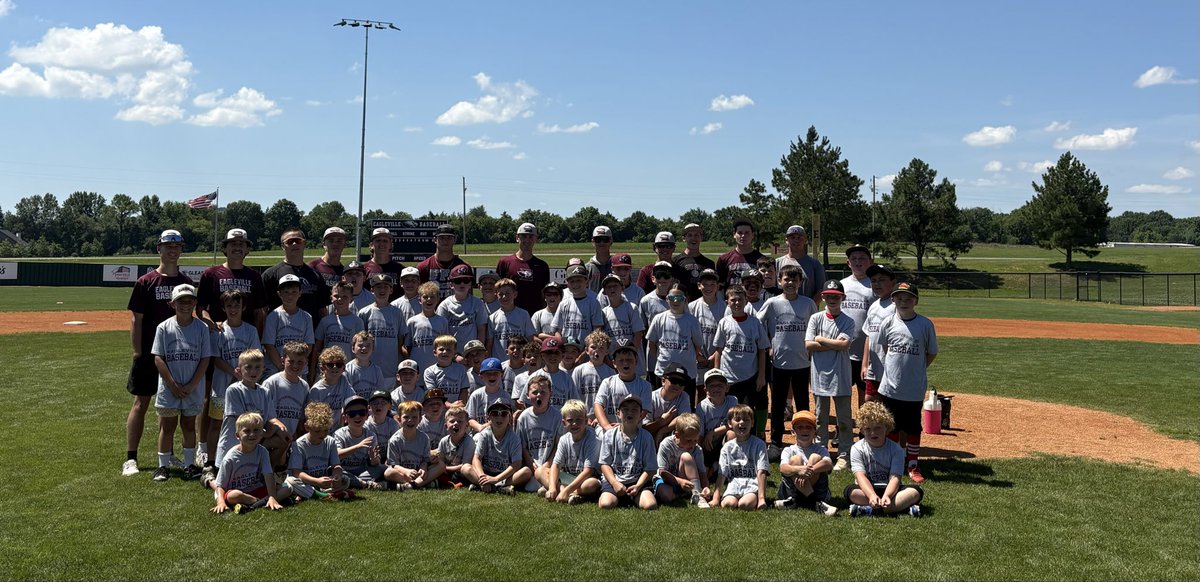 bkbassham11's tweet photo. 🦅⚾️Camp 2026 in the books!
https://t.co/AkHM9AlTq3‼️
60 campers &amp; about 60% of the current roster working w the next guys to come thru.  #TheStandard 
@EagleBaseballTN https://t.co/fKPMQl9vN1