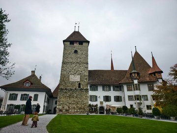 Hugsxester's tweet photo. Switzerland's medieval magic.... I remember going there once. https://t.co/NoLeDxhAdx