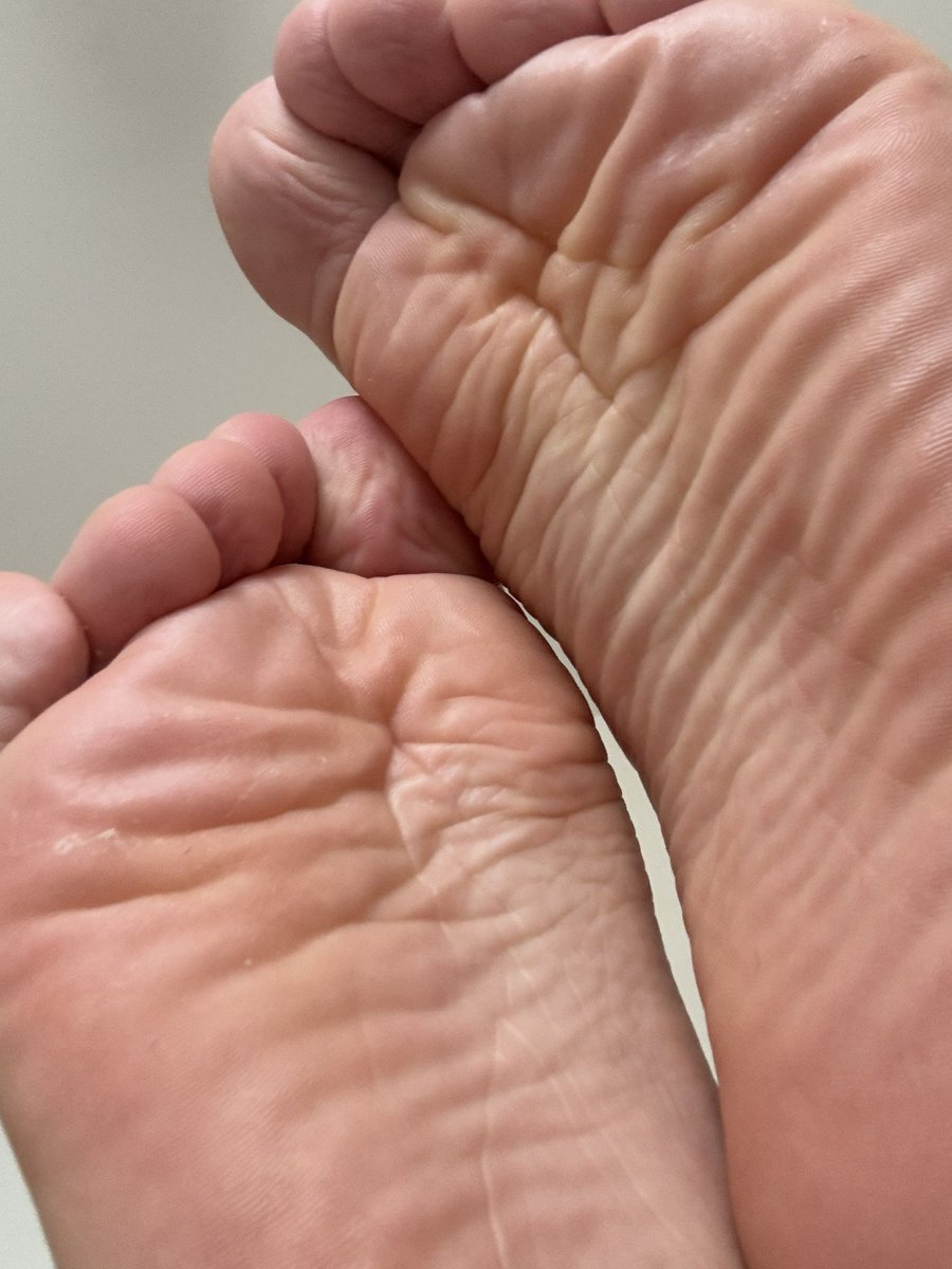 4Hobbit_Foot's tweet photo. My favourite position 🦶🏼 

#feet #gay #gayfeet #boy #boyfeet #twink #malefeet #soles #paws #barefoot #twinkfoot #foot https://t.co/QsgEXGS6RU