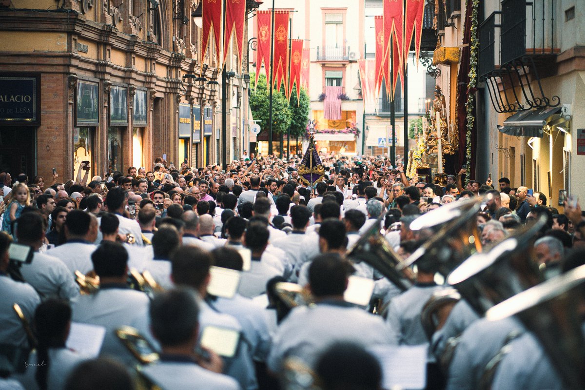 AMRedencion's tweet photo. A todos los compañeros y formaciones que a lo largo de estos meses de calor llevarán a cabo acompañamientos musicales y otras actuaciones...

Honor a vosotros ☀️ https://t.co/EoqKdYFb4D