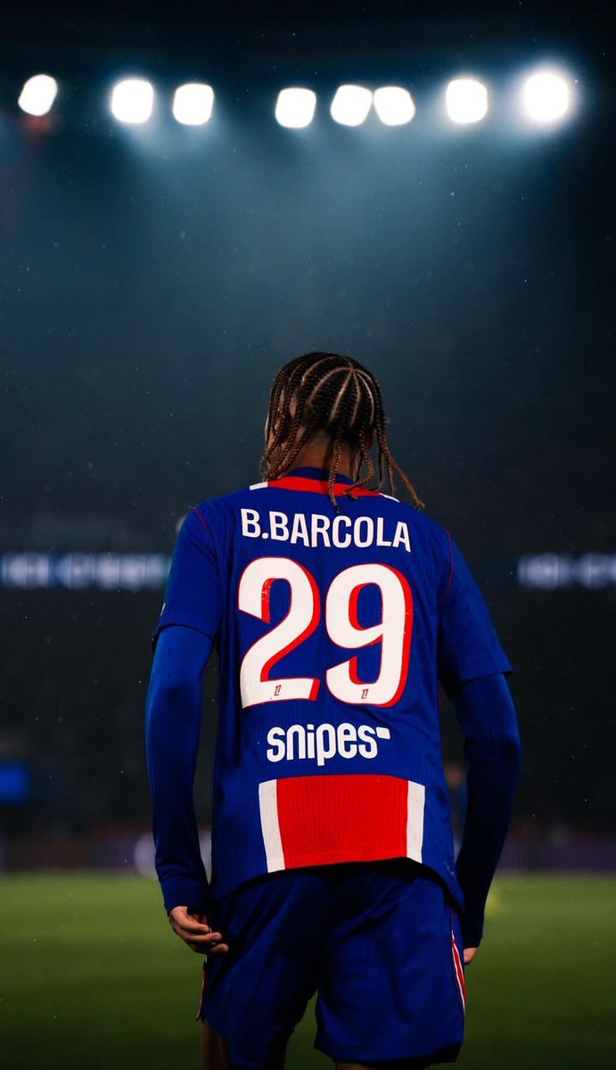 Zelattar2's tweet photo. Bradley j’ai goûté à cette fumée.

Tu nous dois encore des choses.. t’as du travail ici ne pars pas s’il te plaît 🙏 ❤️💙 https://t.co/1eZf2fGddb