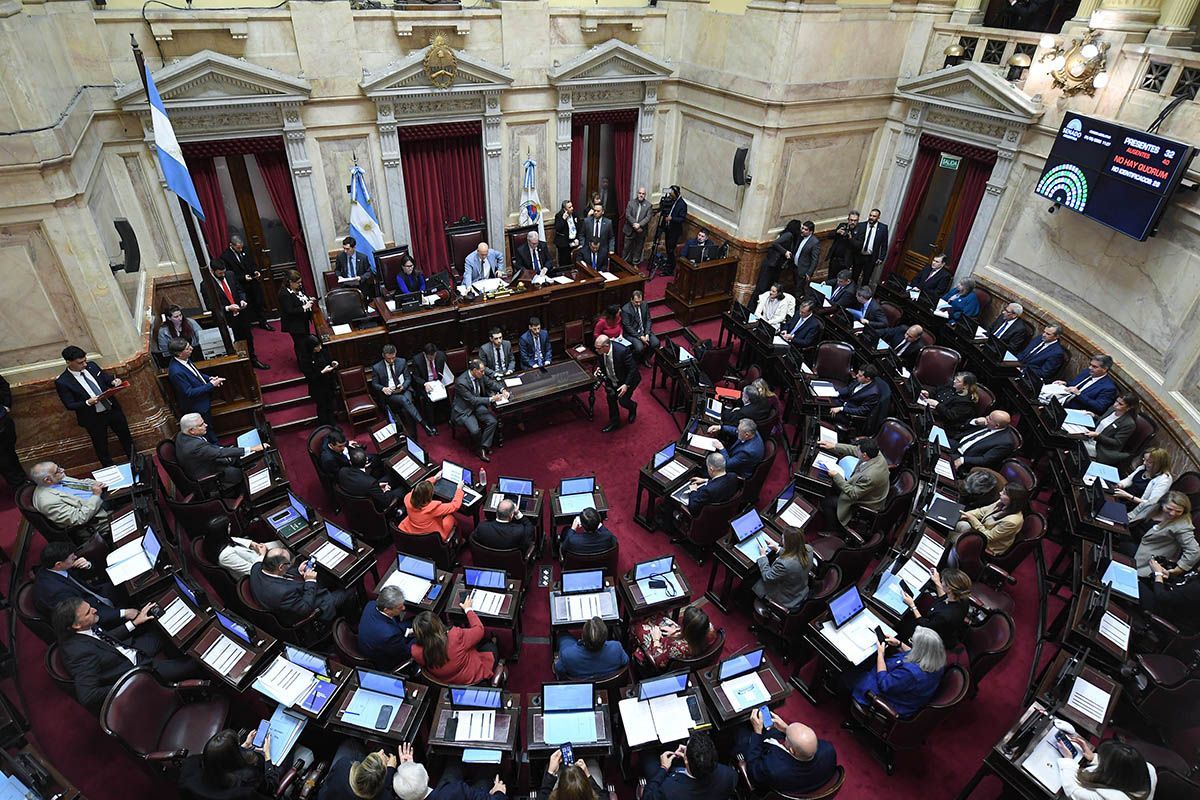 tiempoarg's tweet photo. 🔴 El Senado comenzó la sesión con cruces tras el “Ni una menos” 

✍️ @VeBenaim | https://t.co/s4DO9WDYBD https://t.co/eelaYJYGuy