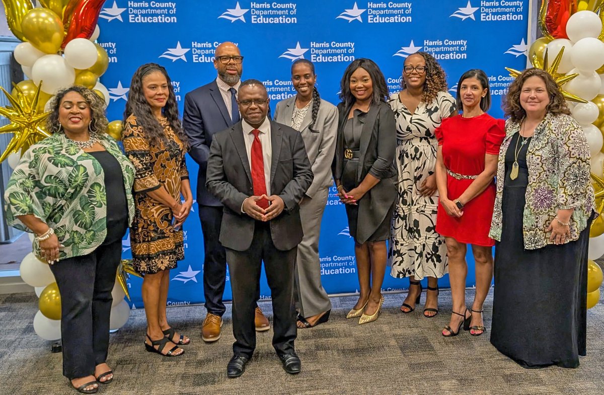 HCDEtx's tweet photo. With the goal to strengthen school leadership in the area, #HCDE's @CES_hcde celebrated the "graduation" of its 1st Lead Strong Academy. Principals from @AldineISD, @AliefISD &amp; @SheldonISD came together to grow as better campus leaders. https://t.co/srWkA1QyY5 #SeeTheImpact 🎉 https://t.co/sXzWpB9ZeJ