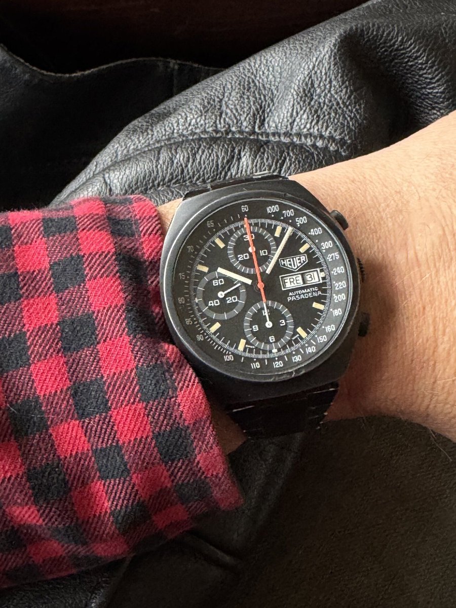 WatchPatrolRF's tweet photo. ⏱️ The Pasadena wears its PVD case and 7750 movement like a badge of honor. Launched in '79, it's one of the last pure Heuers before the TAG takeover. Fresh service, plenty of character. #Heuer #Chronograph #Vintage #Gummo

💰 $2,566 at https://t.co/ZUN42oDo2b https://t.co/13D8TPvOdJ