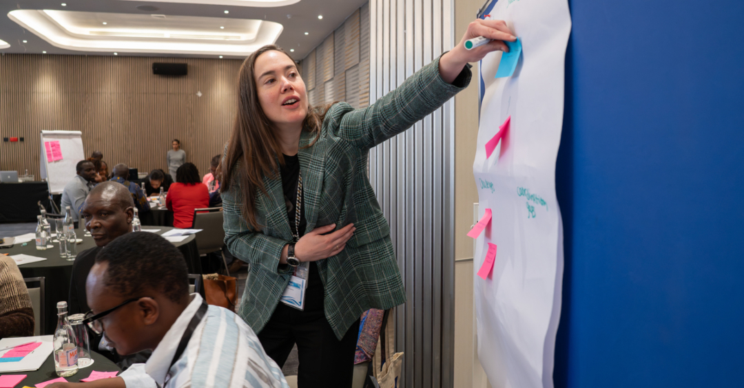Mixed_Migration's tweet photo. Participants drafted and validated policy recommendations across five thematic outcome areas, which will feed into a climate mobility roadmap - stay tuned!

 Next stop: Addis Ababa.

#ClimateMobility #MECMEA https://t.co/n92nOUwUzY