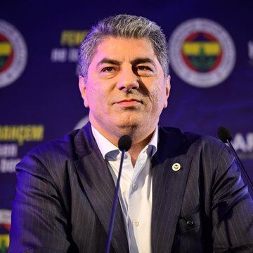 Lupen_Sports's tweet photo. 🗣️Hakan Safi: "Luis Suarez, Fenerbahçe tarihine geçmek istiyor. Şampiyonluk ve başarı istiyor. Adam leblebi gibi gol atıyor. Rakamları inanılmaz. Çok hareketli, çok striker modeli olan bir arkadaşımız." https://t.co/cdnr8YQ6jB