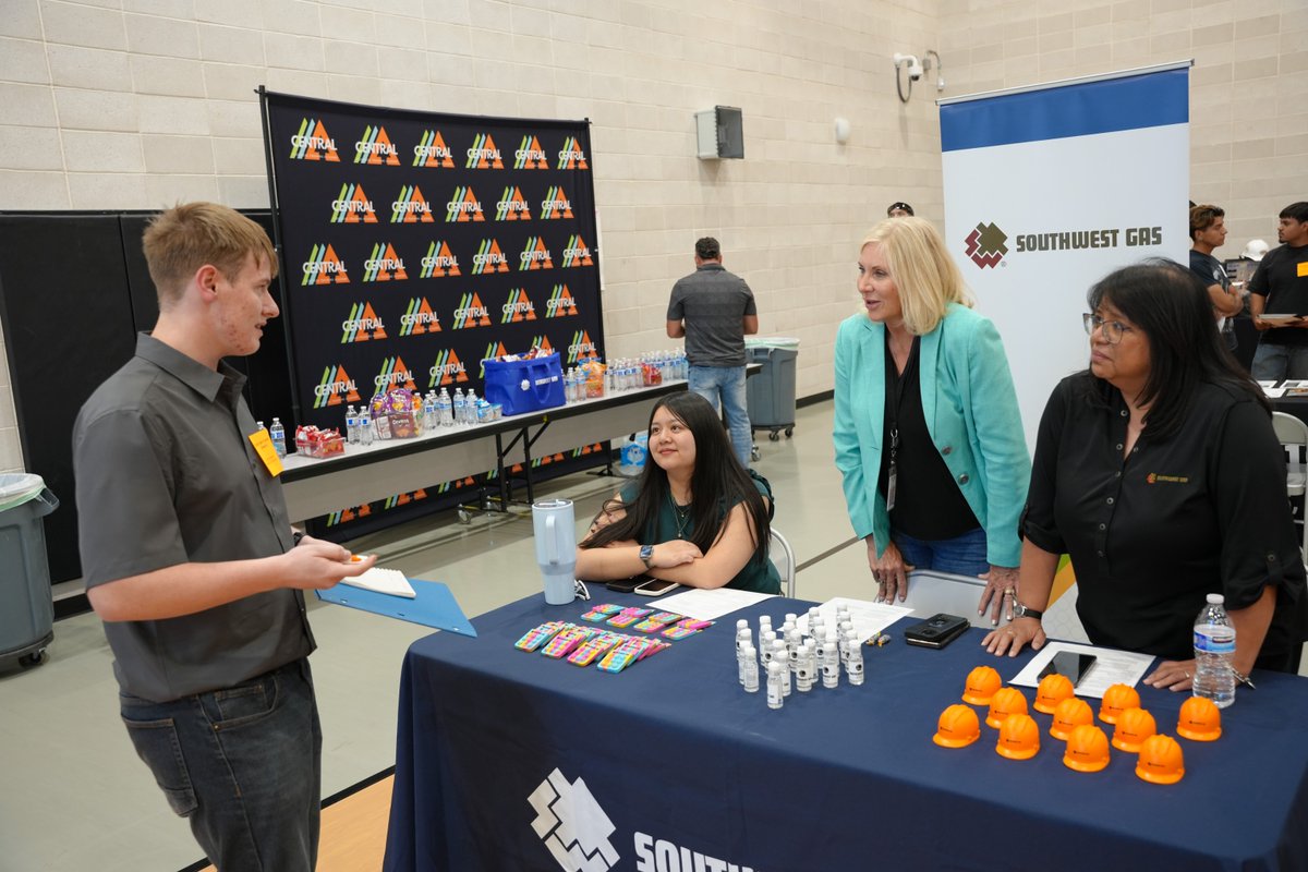 SWGas's tweet photo. We were proud to host the “Build, Learn, Connect” Career Fair with @CentralTechCCSD in Las Vegas, connecting high school students with job opportunities in the utility and construction trades upon graduation. https://t.co/wO2UYB905X
