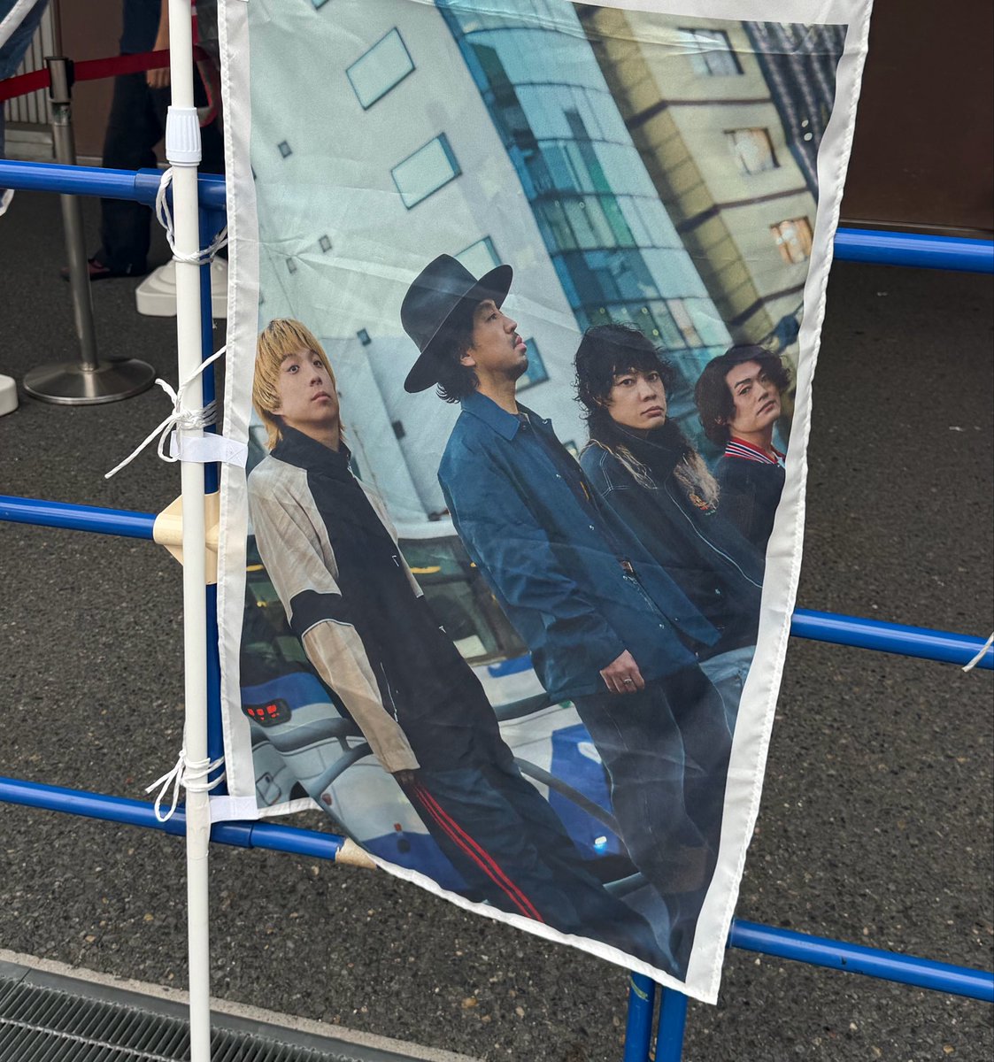 fukujusuru's tweet photo. 尾崎さんの伝えてくれた言葉、全部は覚えていないけど大切な所だけ確かに自分の中に残っている感覚があって、それが嬉しい
MCを書き起こしても書き起こされても、何度だって思い出せる物じゃないし今ここにある物を大事にしたいと思いました
ほんまにありがとー https://t.co/MBRoijvRcB