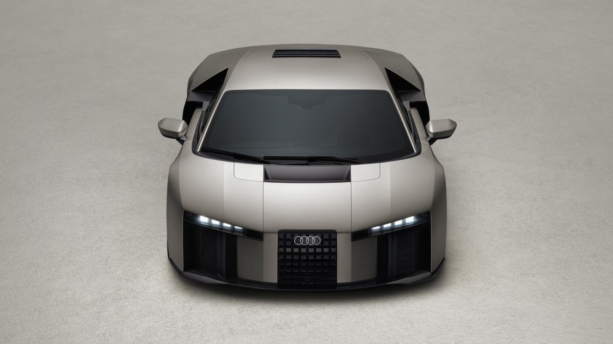 SoyMotorCoches's tweet photo. 🚨 Así es el nuevo AUDI NUVOLARI. 

➡️ Es el primer superdeportivo de la marca con un sistema híbrido de alto rendimiento.

➡️ Cuenta con 1.001 caballos, de los cuales 800 vienen de un motor V8 biturbo de 4.0 litros.

¿Qué os parece? https://t.co/KIiDggaDvc