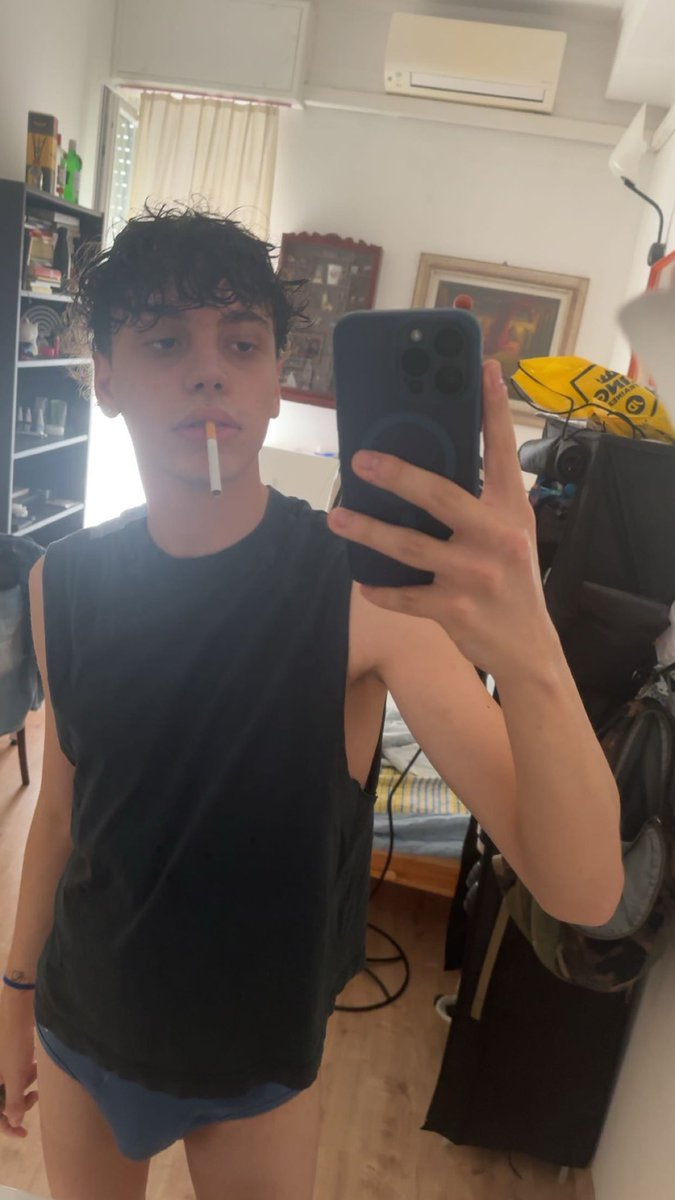 blueboyie's tweet photo. cigarette duet ♠️💵 https://t.co/LnHNrVsTPk