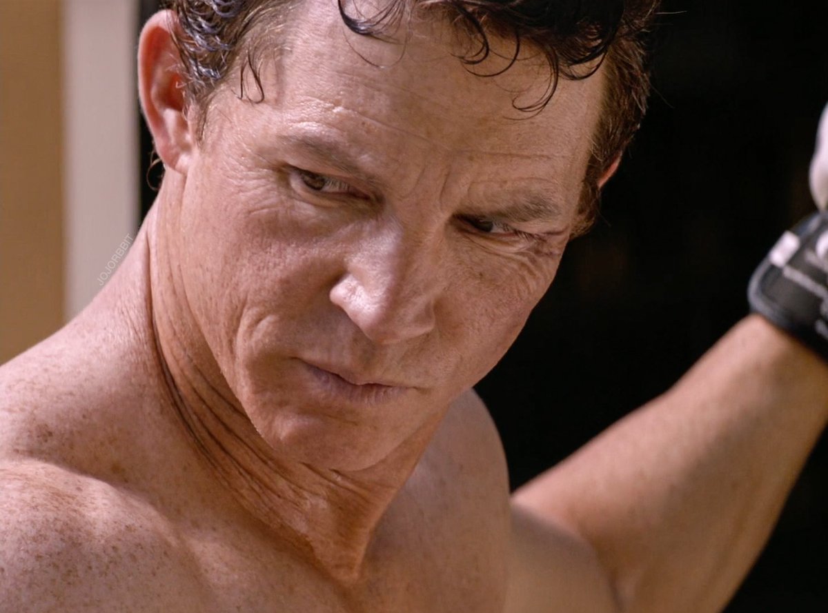 jojorbbit's tweet photo. freckles and wet curls for the win https://t.co/bORpFpOhJu