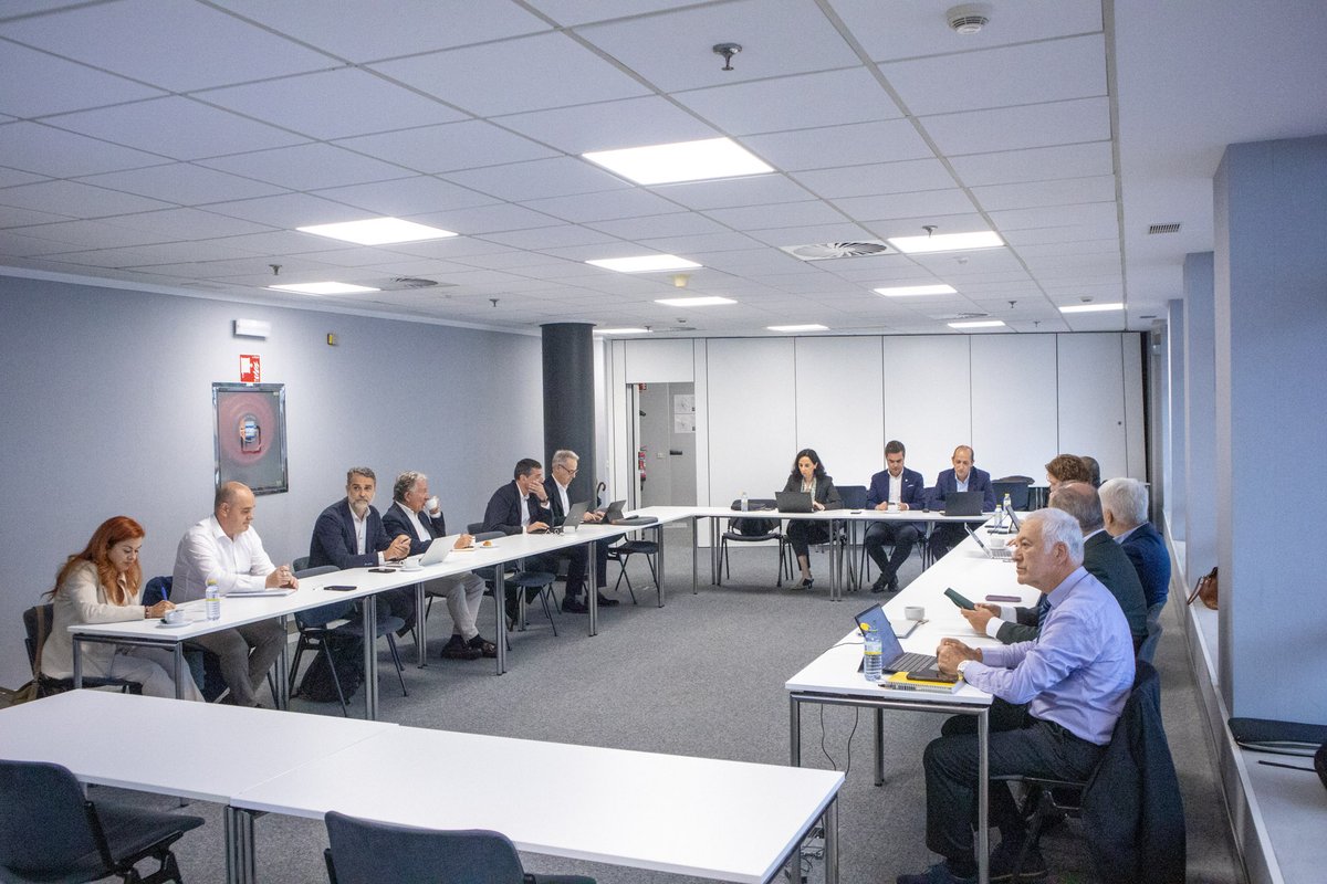 brta_eus's tweet photo. 🟡 Gaur gure Batzar Nagusia ospatu dugu

• Rikardo Bueno, BRTA
• Mikel Jauregi, EJ > Industria
• Jaione Ganzarain, EJ > Industria
• Alberto Fernández, EJ > Industria
• Aliantzako zentroen presidenteak

Eskerrik asko guztioi! https://t.co/3fpp9TRayJ
