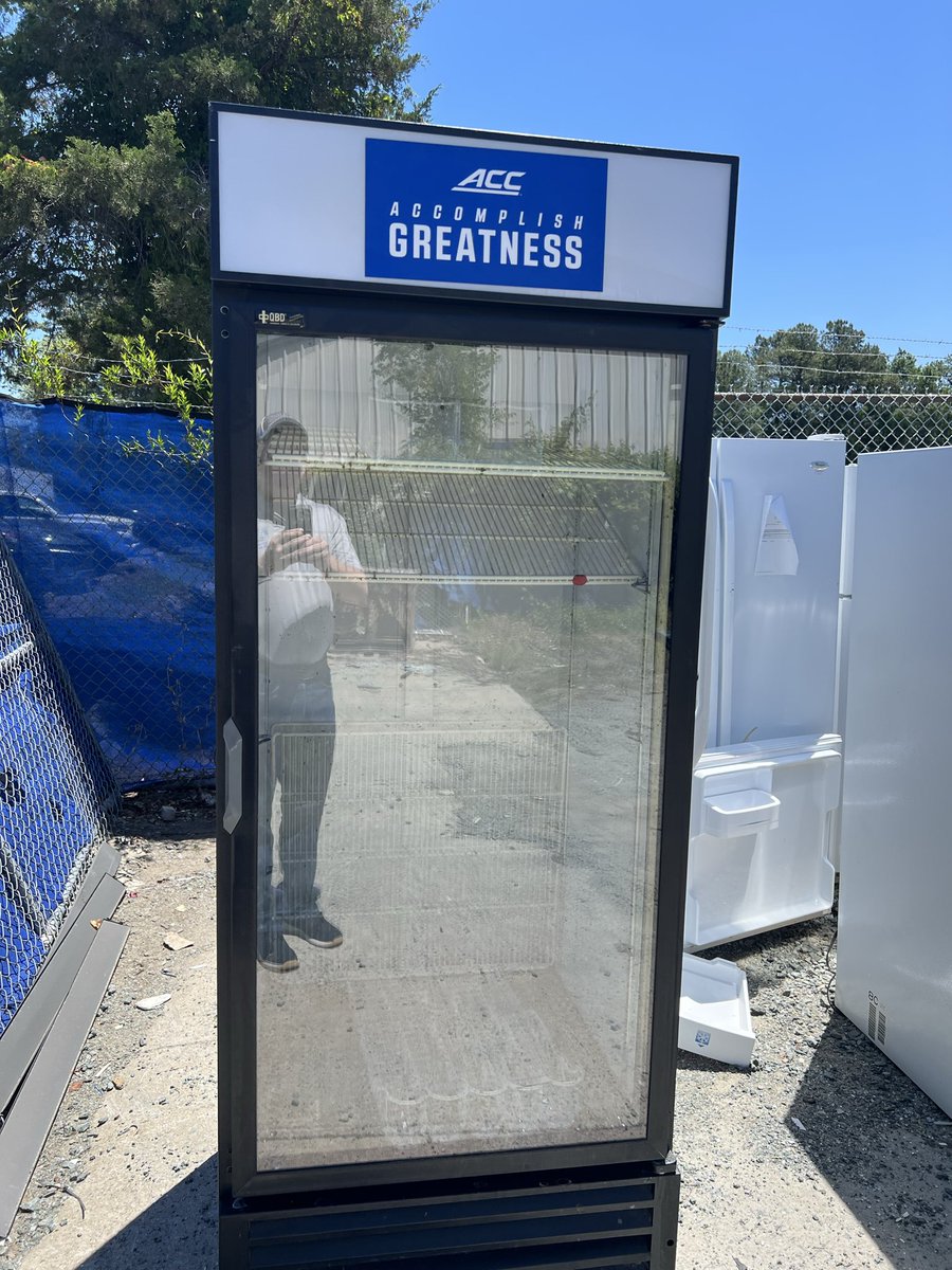JDMoore9's tweet photo. @giglio_OG Too bad this drink cooler spotted at UNC surplus doesn’t work.  Would be great to fill it up with OG Lite and OG Lime and take  it to ACC Football Kickoff. https://t.co/B7QvxGIWoS