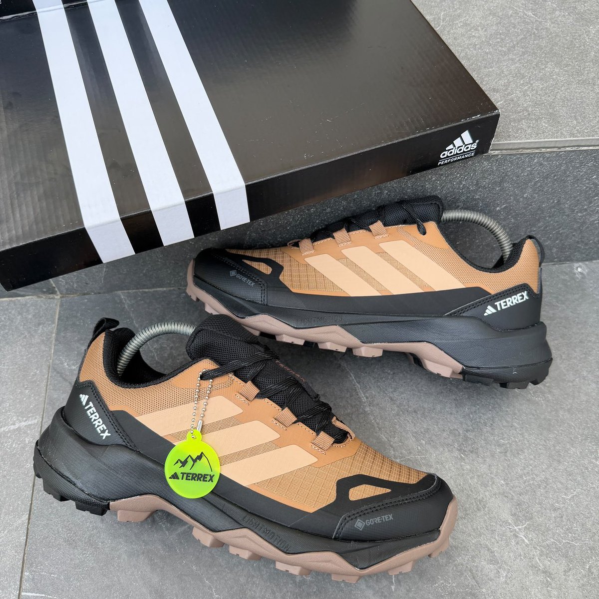 Drip_everything's tweet photo. 📌Terrex ❤️

- NGN 65,000; Size 40-45 each 

Kindly send a DM or click the link on our bio to order 

Nationwide Delivery 📦 https://t.co/Az083A7hTP