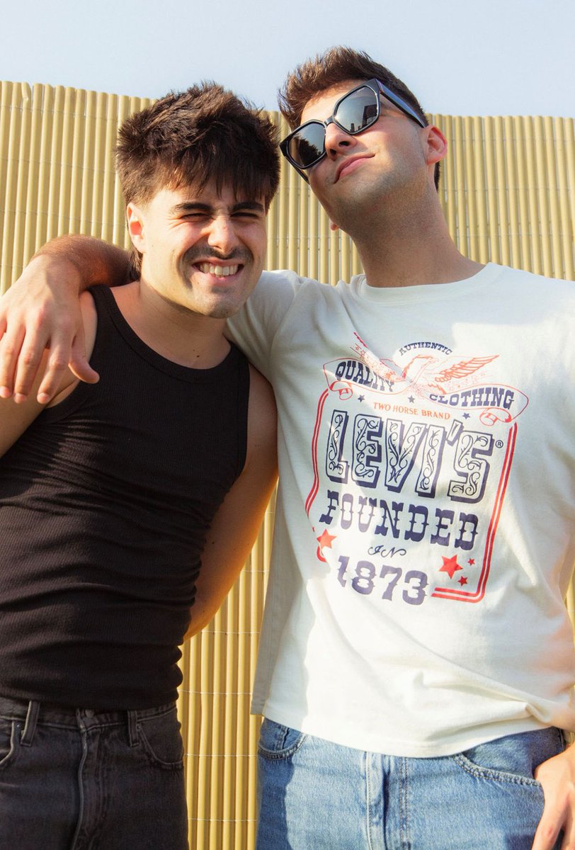 rompeolastan's tweet photo. 3 años siendo la pareja más exitosa de todo el primavera sound 💋 https://t.co/GHbBhtq8IZ