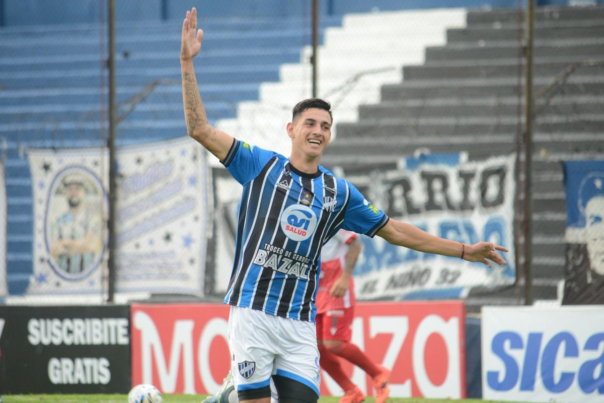 rodrigocapurro's tweet photo. #Ferro | El verdolaga hará uso de la opción de repesca por Mateo Benegas quien está a préstamo en #Almagro. #Racing,#Talleres,#Unión,#Instituto y #Goztepe🇹🇷 lo sondearon. https://t.co/0fnkhVSRSl