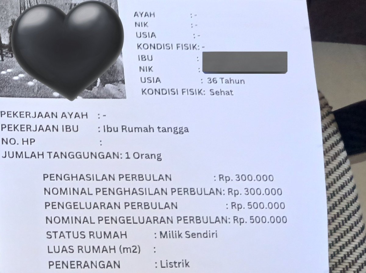 valeygreen's tweet photo. masih banyak rakyat gak mampu kayak gini malah bingung anggaran embege mau dialihin kemana
nih 4 contoh dari jutaan rakyat miskin ekstrim yang butuh dibantu, apalagi yang di daerah 3T https://t.co/ykcNzSn6GJ