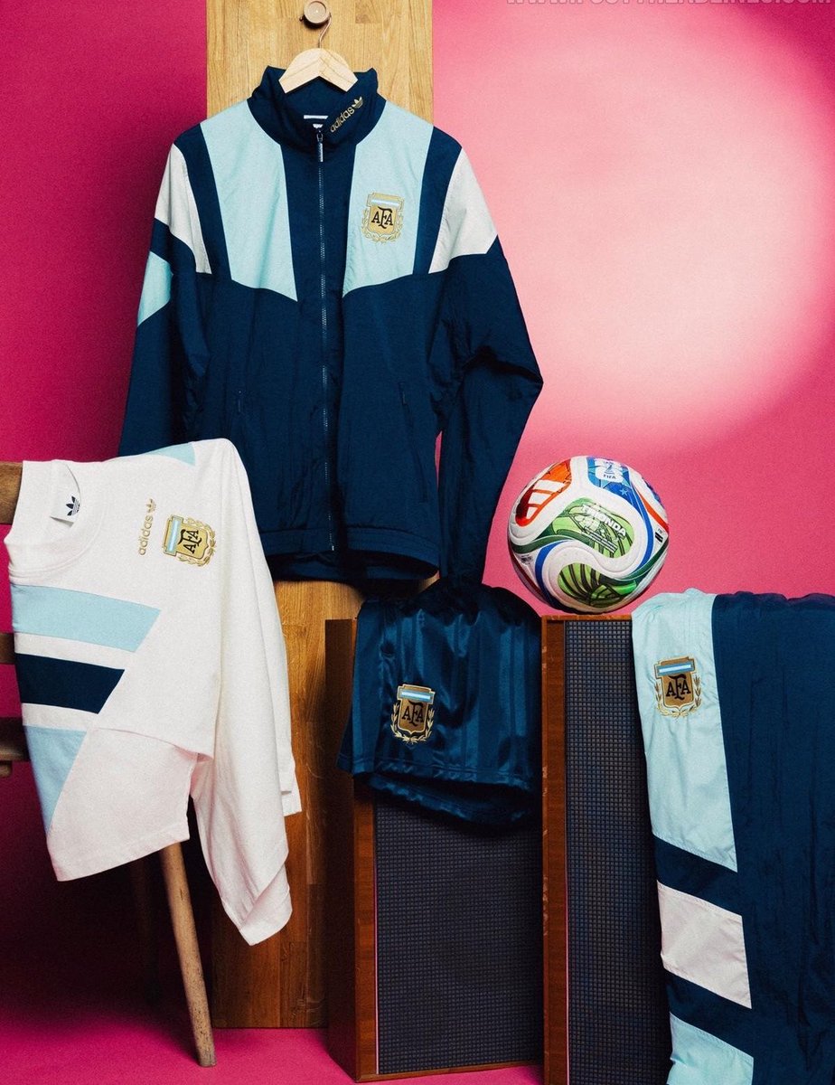 Mercado_Ingles's tweet photo. Adidas ha vuelto a traer la clásica colección EQT para el Mundial 2026: Hermoso. 🤩🌎 https://t.co/5L0qTt6qkw