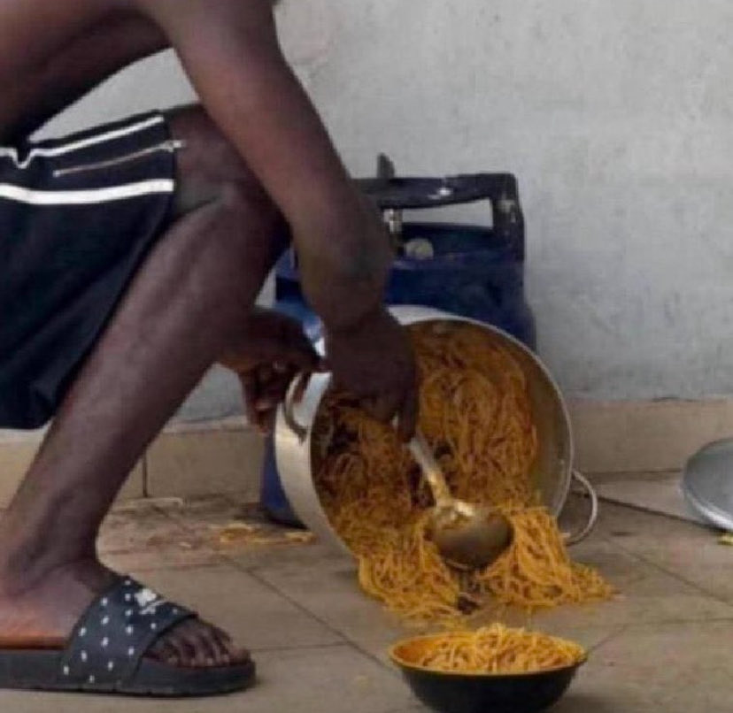 14Smorll's tweet photo. How the spag take know say I dey like am with sand😭 https://t.co/A80ZgzDjYR