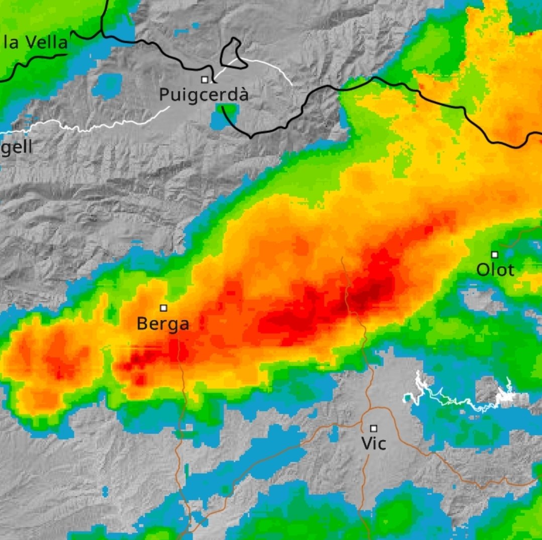 SeguimlaMeteo's tweet photo. Tela la que cau pel Berguedà, nord d'Osona, del Lluçanès i també al sud del Ripollès. 60 o 70 l/m² en algunes poblacions. Va fort fort! https://t.co/RSuWiHpx4A