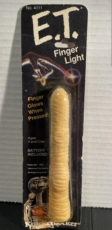 derwowski's tweet photo. 'Finger light' https://t.co/NR8Ftleljv