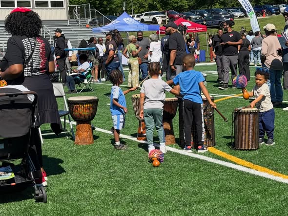 pgcsao's tweet photo. I had a great time at Fox 5 ZipTrip at Bowie-Whitemarsh Park! ☀️🏀⚽
Events like this are a reminder of how important community spaces are in bringing people together, encouraging healthy activity, and building strong relationships with residents and public safety partners. https://t.co/0wdC77eOTy