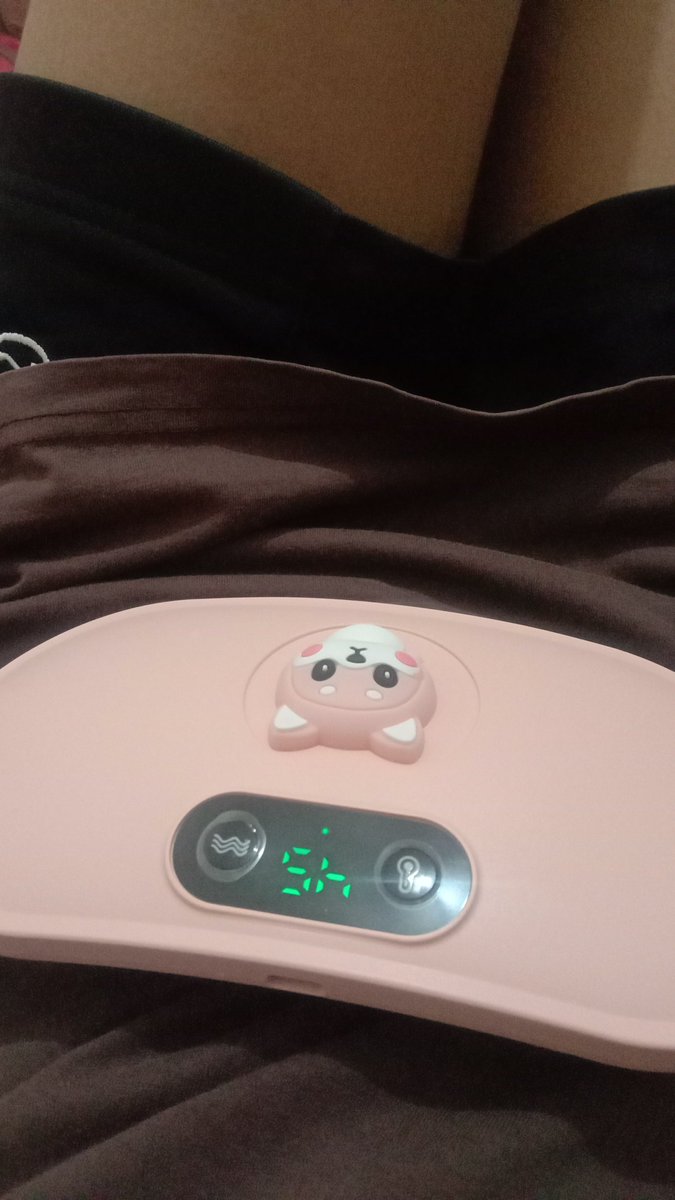 vandywc's tweet photo. a heating pad and a whole lot of care. https://t.co/qbcmjLgJOa