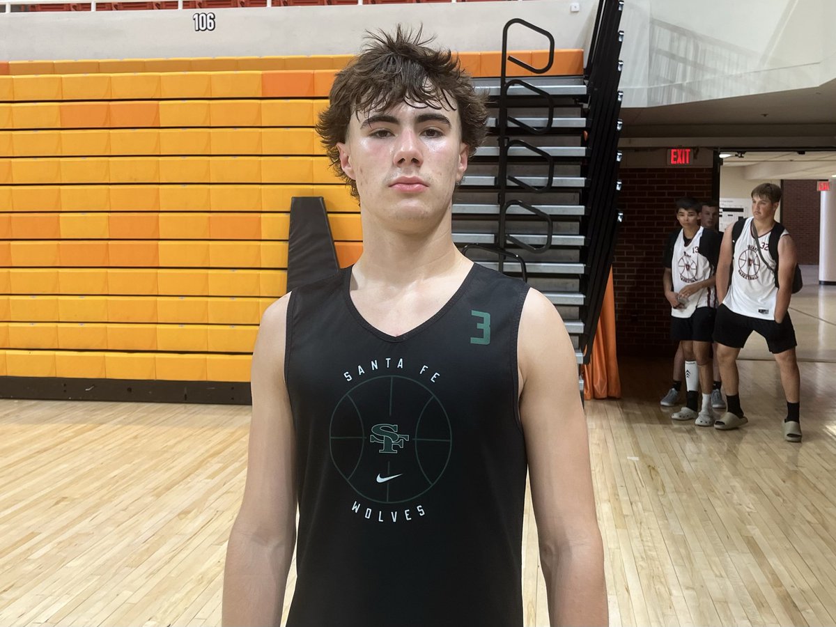 PrepHoopsOK's tweet photo. OSU Team Camp
Shooting changes games and that's exactly what sophomore @EliMorgeson did that off the bench for Edmond Santa Fe. Heated up in a hurry with his quick release, and helped the Wolves shake off a slow start 
He's another weapon for ESF
#okpreps https://t.co/GRjZk9KM3x