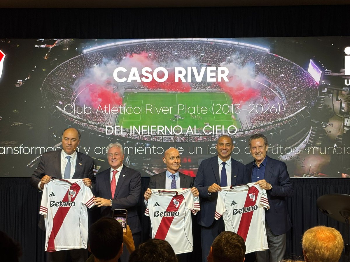 diegoborinsky's tweet photo. "El caso River. Del infierno al cielo". Con @mejorespatadas1 y @Trezegoldavid como expositores, River presentó su caso en la prestigiosa IE University de España (Universidad internacional de Excelencia) con la presencia, entre otros, de Jorge Valdano. https://t.co/NyrexPUS9K