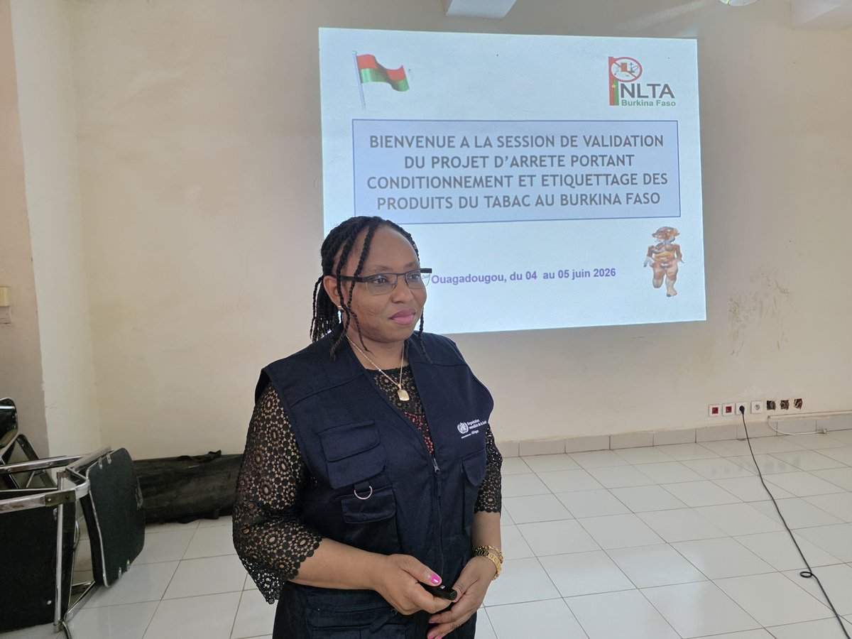 OMS_Burkina's tweet photo. 🌍 L’#OMS soutient la validation du projet d’arrêté sur le conditionnement et l’étiquetage des produits du tabac au Burkina Faso 🚭
 Ensemble, préservons la santé des Burkinabè ! 💪🚭

#SantéPublique
#StopTabac
#BurkinaFaso 
#Prévention https://t.co/KF9yeCHr0m