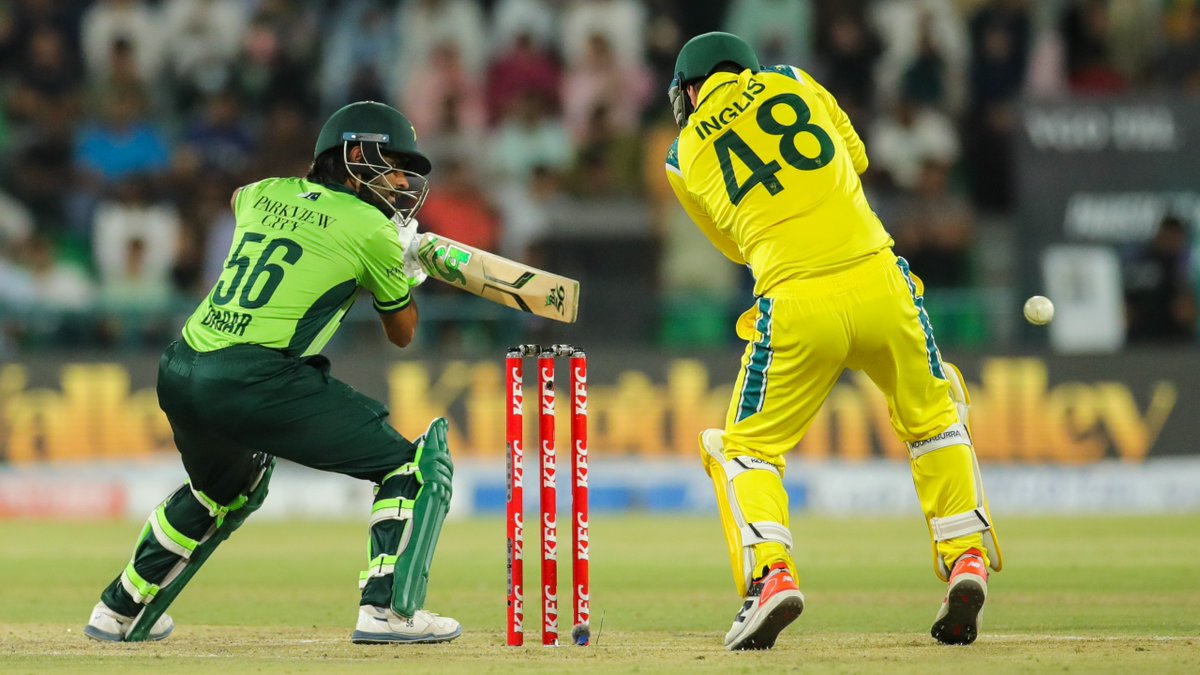 TheRealPCB's tweet photo. 25 overs completed in the chase, Pakistan are 97-4 ๐
โก๏ธ Download #PCBLIVE app now ๐ฒ
Google Play Store: https://t.co/5mBlUcoG8g
Apple App Store: https://t.co/RpeYQPshnh
Watch Live: https://t.co/M8wsOD8omx
#PAKvAUS | #TakraarKaTime | #BackTheBoysInGreen https://t.co/q8Ad4SCrIt