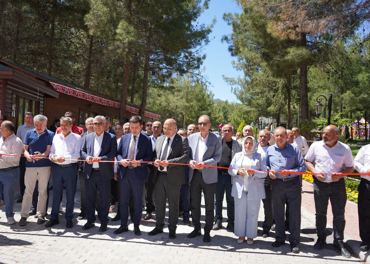 BurdurTSO's tweet photo. Yönetim Kurulu Başkanımız Yusuf KEYİK, Gölhisar 3. Gençlik Sanat ve Tarım Festivali'nin açılış törenine katıldı.

➡️https://t.co/FloJBSQB4W

@YusufKeyik  @OmerCeliker15  @BurdurTSO https://t.co/5jBMuMzbln