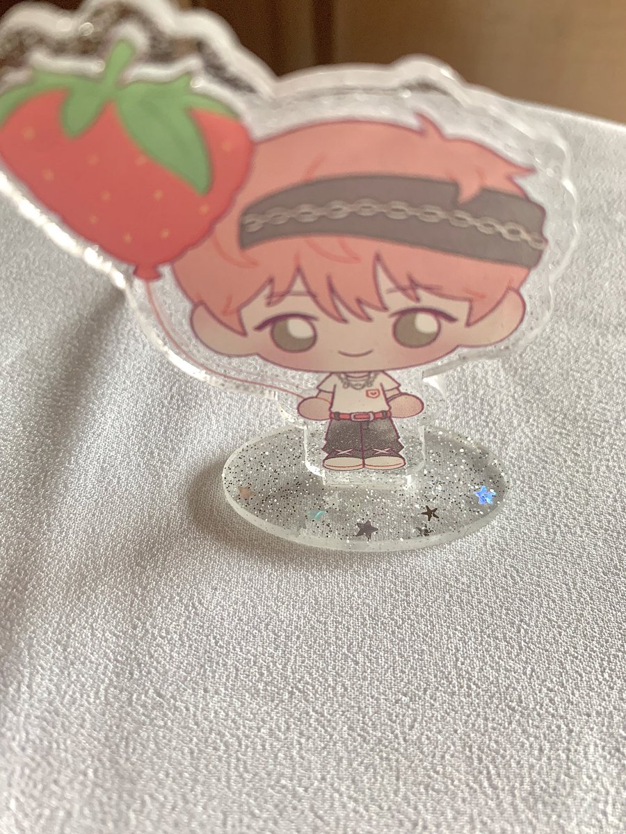 4injuniee's tweet photo. @061cart @lovessrenjun @KesyKim @sunshineRJ323 @rjnthoughtz @fairyjunren @lovedaizey @flony_zip @mrsrrenjun 🦊💞🍓
: awal freebies di up kalo ga salah belum ada online nya, itu aku nungguin banget kamu up online freebies nya kak karna aku sejatuh cinta itu dgn semua ini 😭 dlm hati juga bilang klo ga kebagian aku rela ikut po tp Alhamdulillah berjodoh <3 makasih ya cantik! https://t.co/fyx9ItJOGf