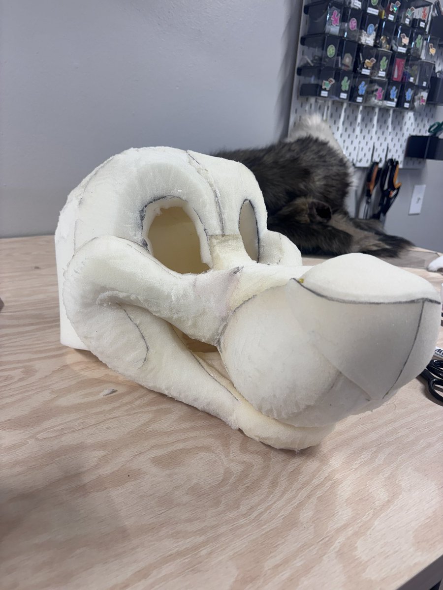 yappykiyay's tweet photo. Working on a very special(very Itchy) dachshund! 

Base by @Rocket_Pup_Prod https://t.co/QqDHZNeg1j